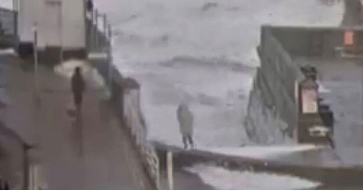 ‘Madness!’ - Terrifying moment person risks life in UK seaside town 24 hours after tragedy | UK | News | Express.co.uk