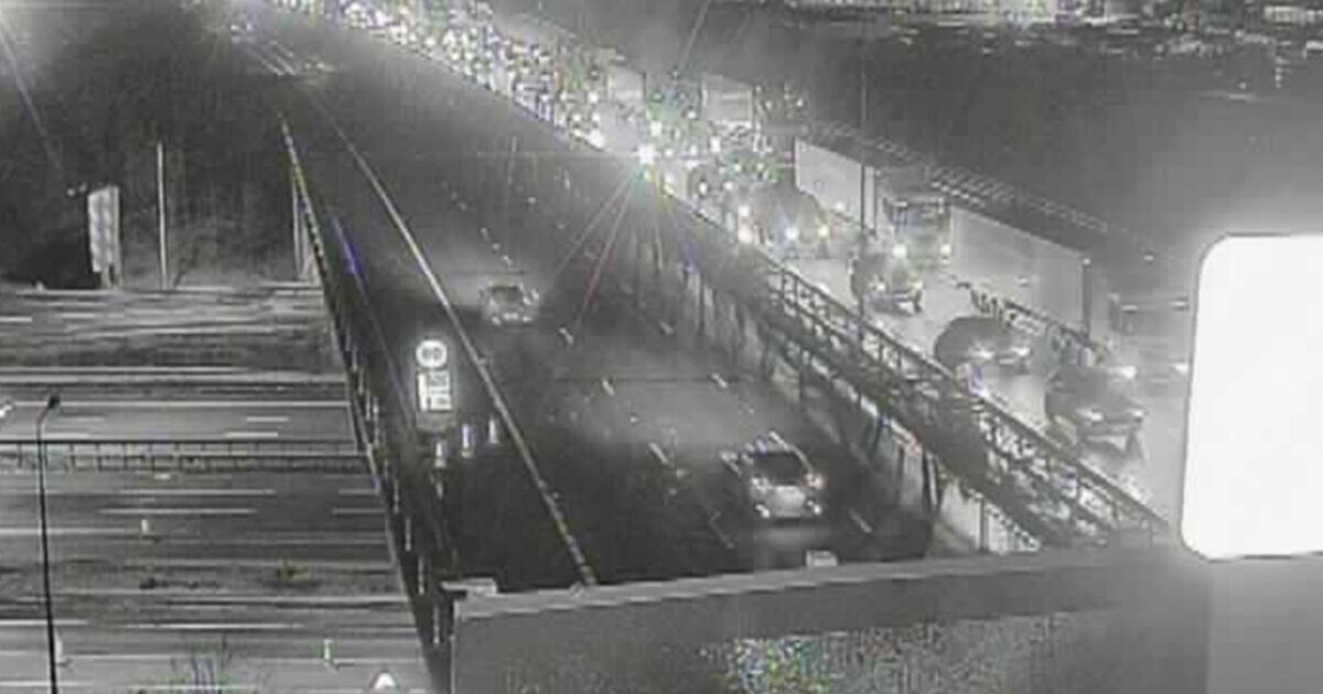 M42 traffic: '3-car-pile-up' sparks road closure | UK | News | Express.co.uk