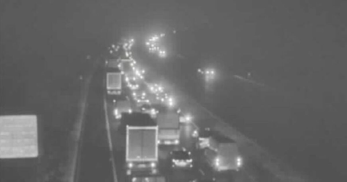 Motorway shut for lorry fire as huge queues build | UK | News | Express.co.uk