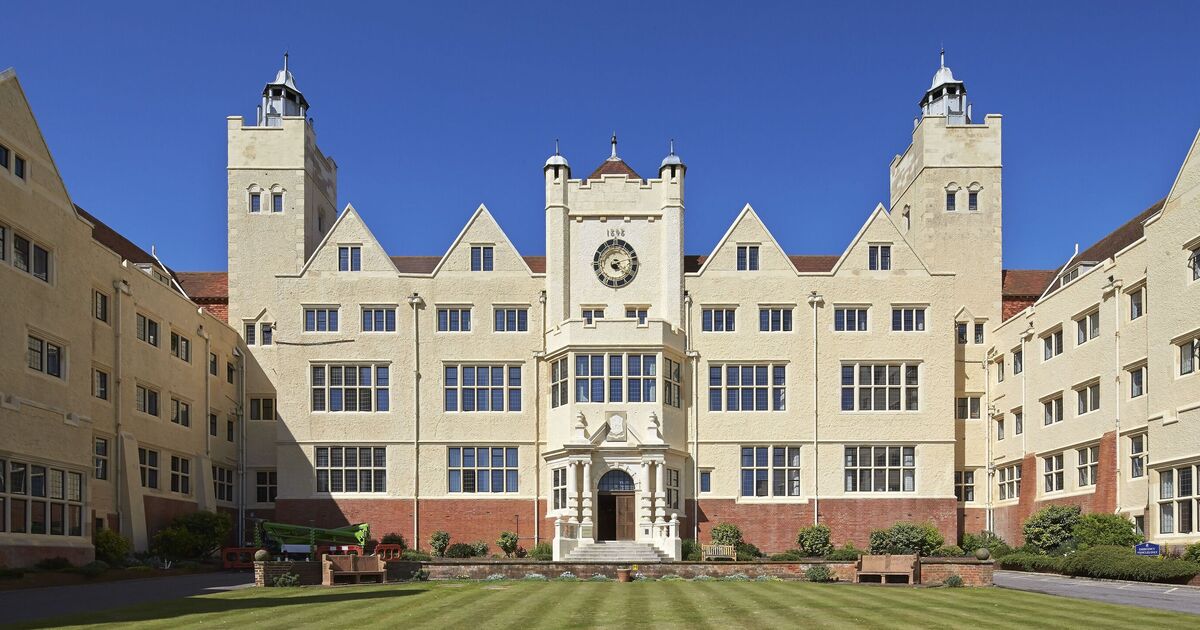 'Unimaginable tragedy' as girl, 15, found dead at elite UK school | UK | News | Express.co.uk