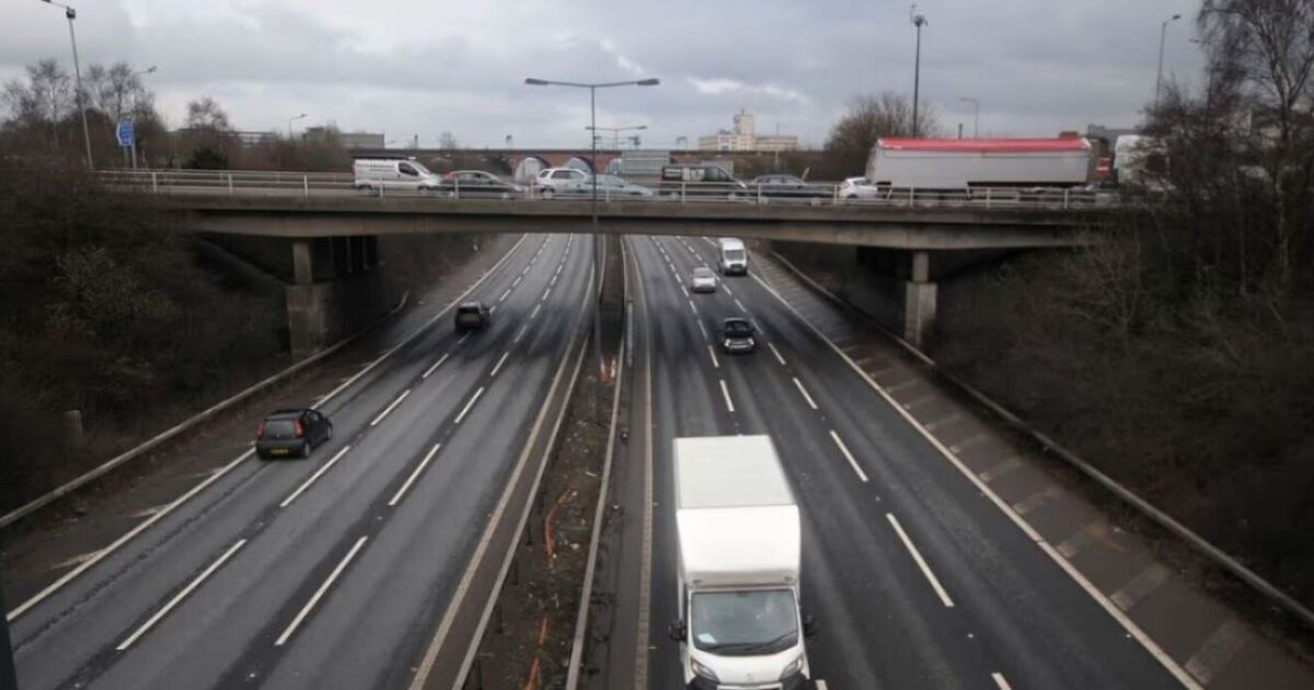 Man found dead on M60 as motorway closed overnight | UK | News | Express.co.uk