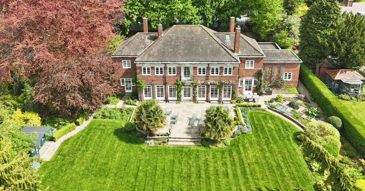Huge mansion built for royals hits the market with £1.3m price tag | UK | News | Express.co.uk