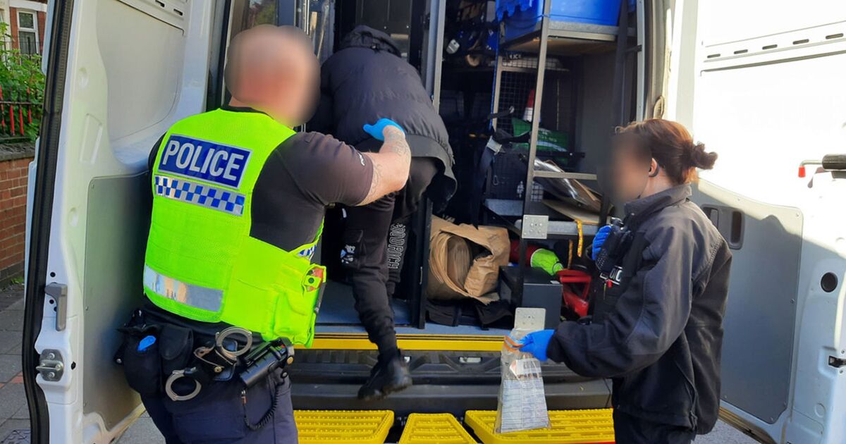 Car washes and barbers raided in crackdown people smuggling gangs | UK | News | Express.co.uk