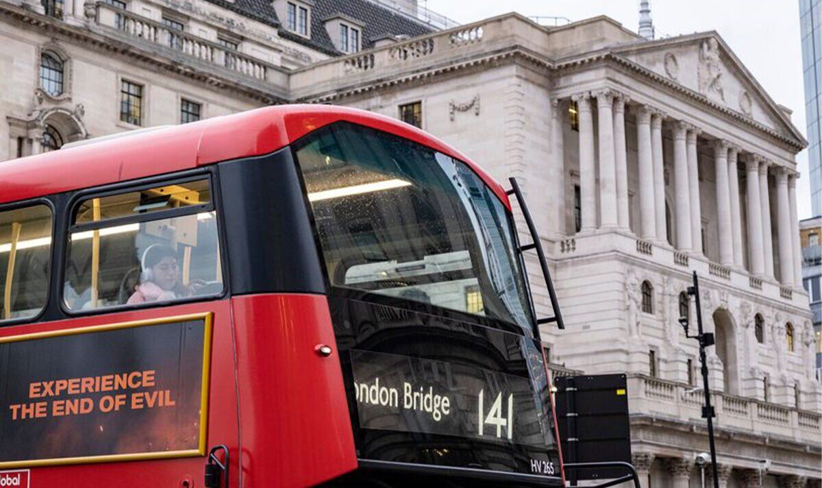 Bus driver shows emergency buttons used to help commuters in a crisis | UK | News | Express.co.uk