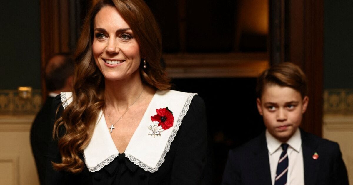 Princess Kate looks gorgeous in sombre outfit at Remembrance event with Prince George | Royal | News | Express.co.uk