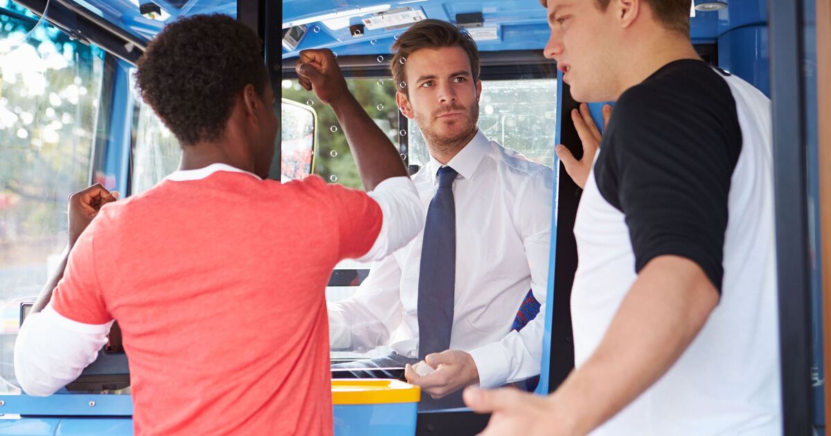 London bus driver shares five worst things commuters do | Express.co.uk