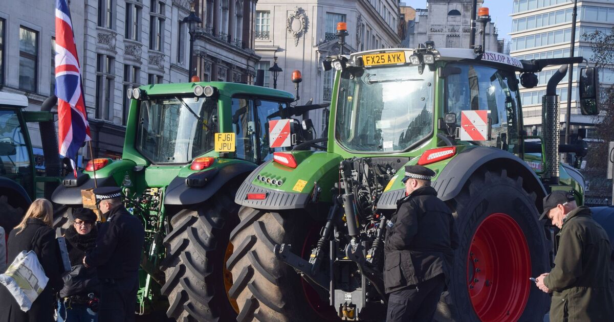 Starmer fears toxic 'war on countryside' label amid fight with farmers | Politics | News | Express.co.uk