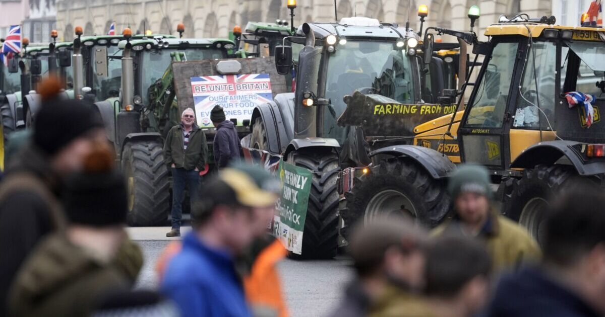 Labour issued warning as farmers stage protest outside major conference | Politics | News | Express.co.uk