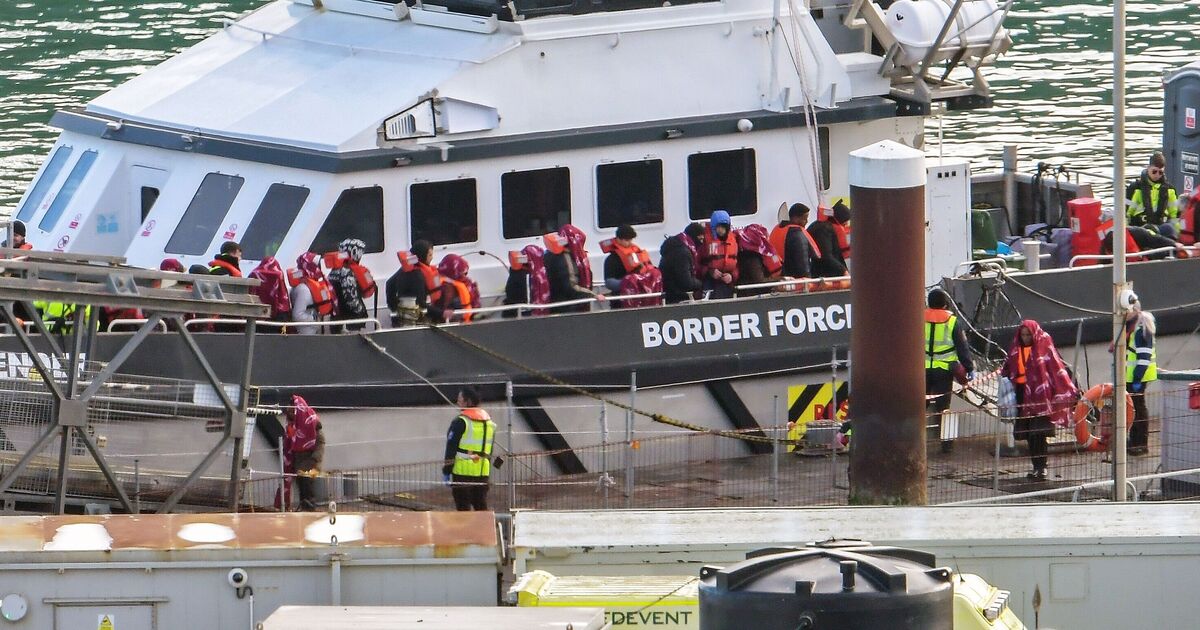 Keir Starmer suffers fresh humiliation as new migrant record broken | Politics | News | Express.co.uk