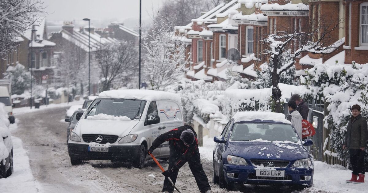 Snow forecast maps show UK buried as -4C blizzard hits - just 2 counties spared | Weather | News | Express.co.uk