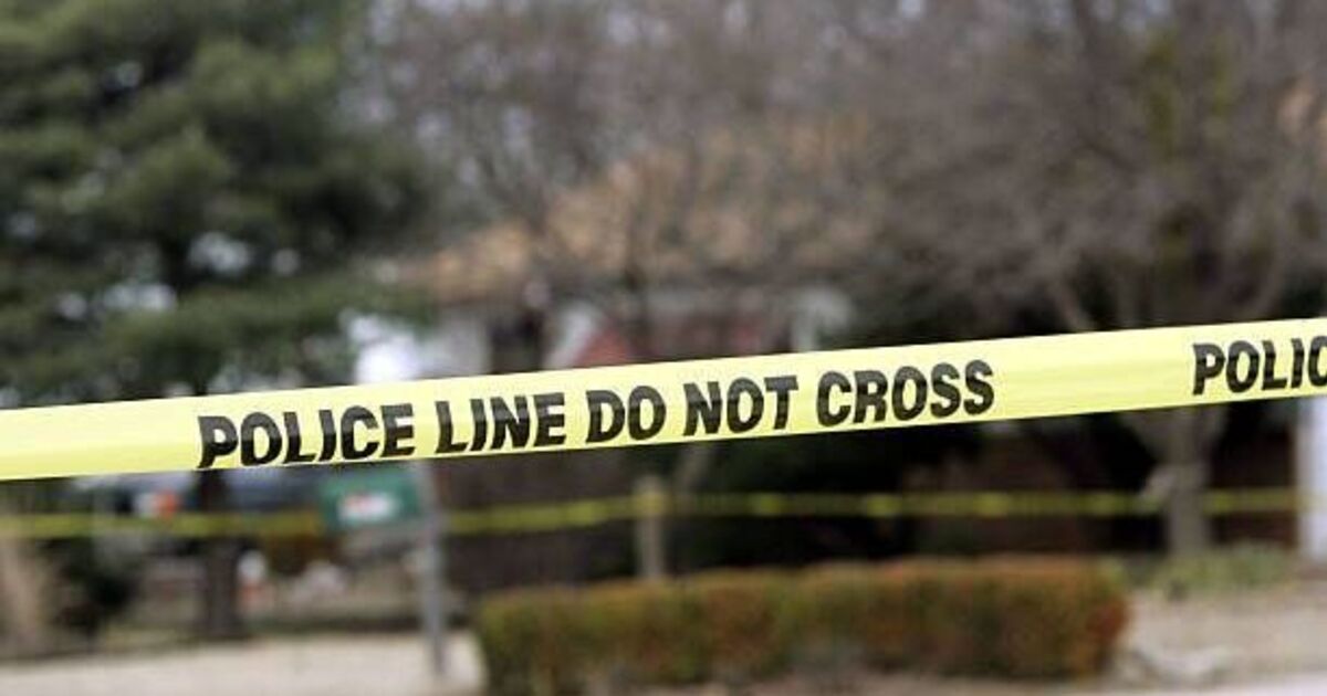 Two teenage students shot dead at bus stop near school | US | News | Express.co.uk