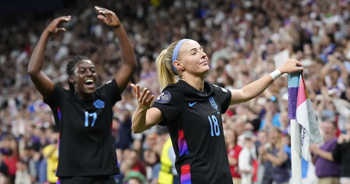 England book Euro 2025 final spot as Chloe Kelly nets last-minute extra-time winner | Football | Sport | Express.co.uk