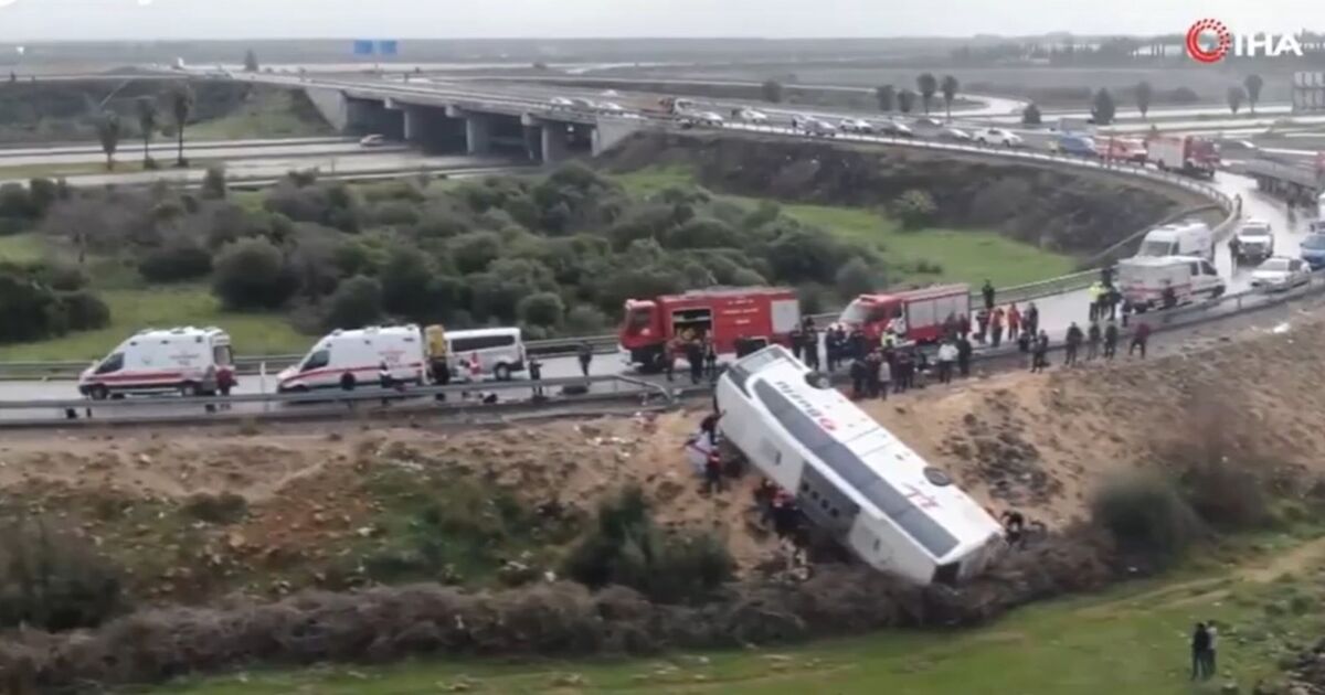Antalya: At least 9 killed after bus plunges 50ft into ditch | World | News | Express.co.uk