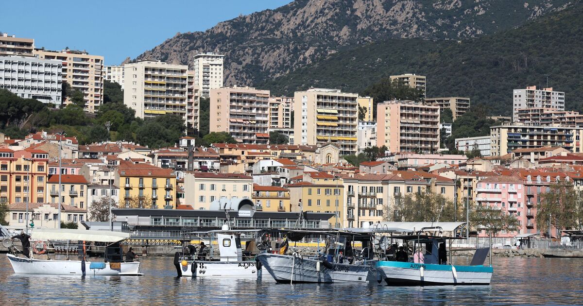 British tourists stranded on popular island as 4 ports shut off - 'we need to get home' | World | News | Express.co.uk