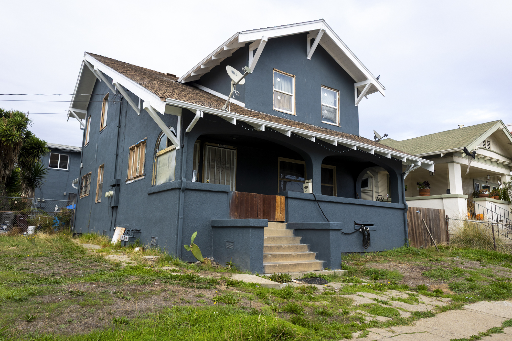 Oakland Tenants Say Landlord Used Immigration Threats to Push Them Out | KQED
