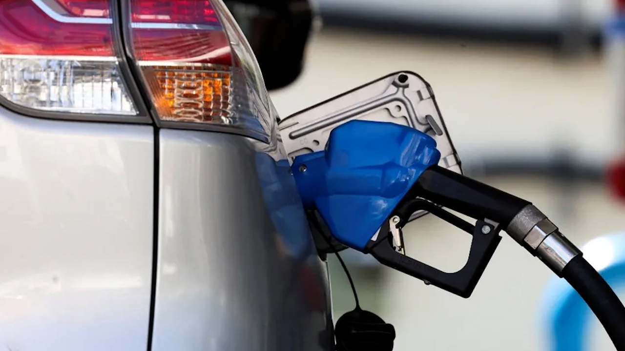 Precio de gasolina 24 pesos ayuda a la economía mexicana: Sener- Grupo Milenio