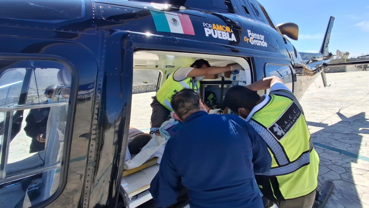 Niña poblana es trasladada de emergencia en ambulancia aérea- Grupo Milenio