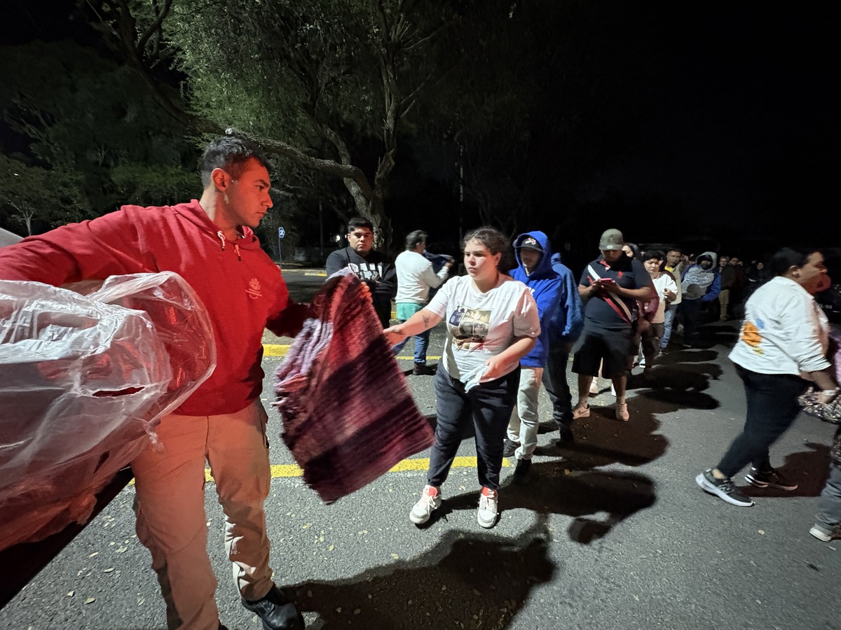 Más de mil personas pasan la noche en el Zoológico Guadalajara, tras b- Grupo Milenio