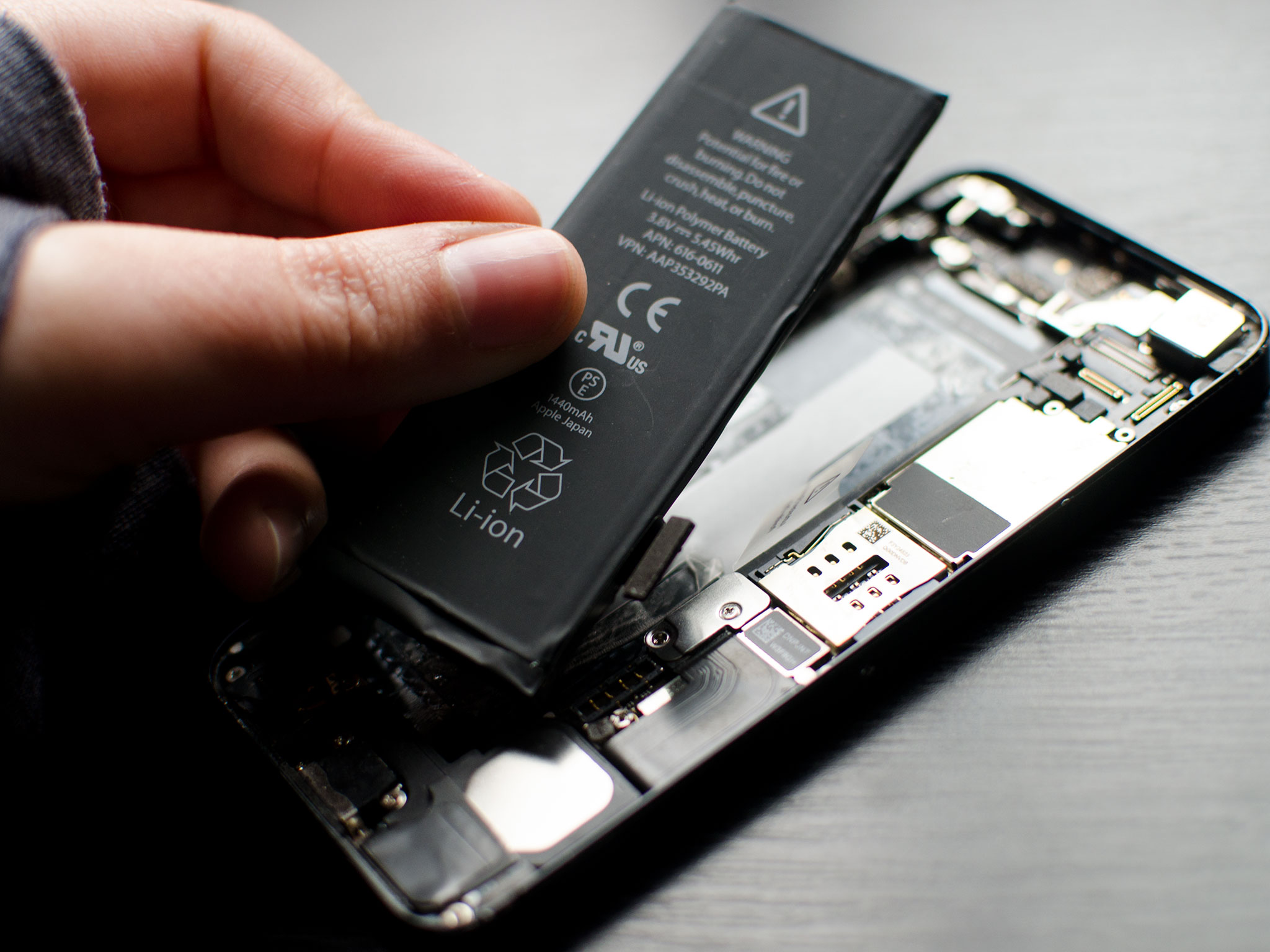 Is Apple Locking iPhone Batteries to Discourage Repair? | iMore