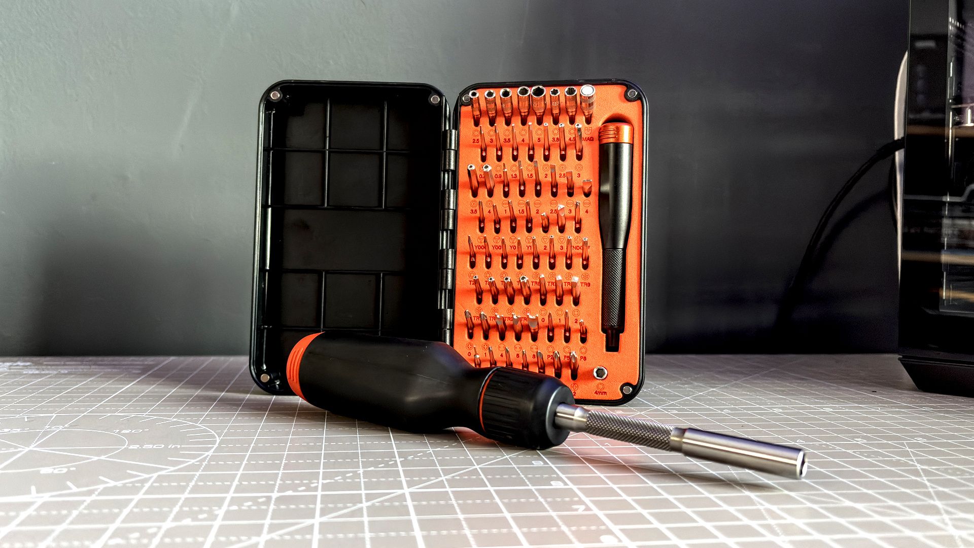 LTT Ratcheting Screwdriver and Precision Pro Multi-Bit Screwdriver review | PC Gamer