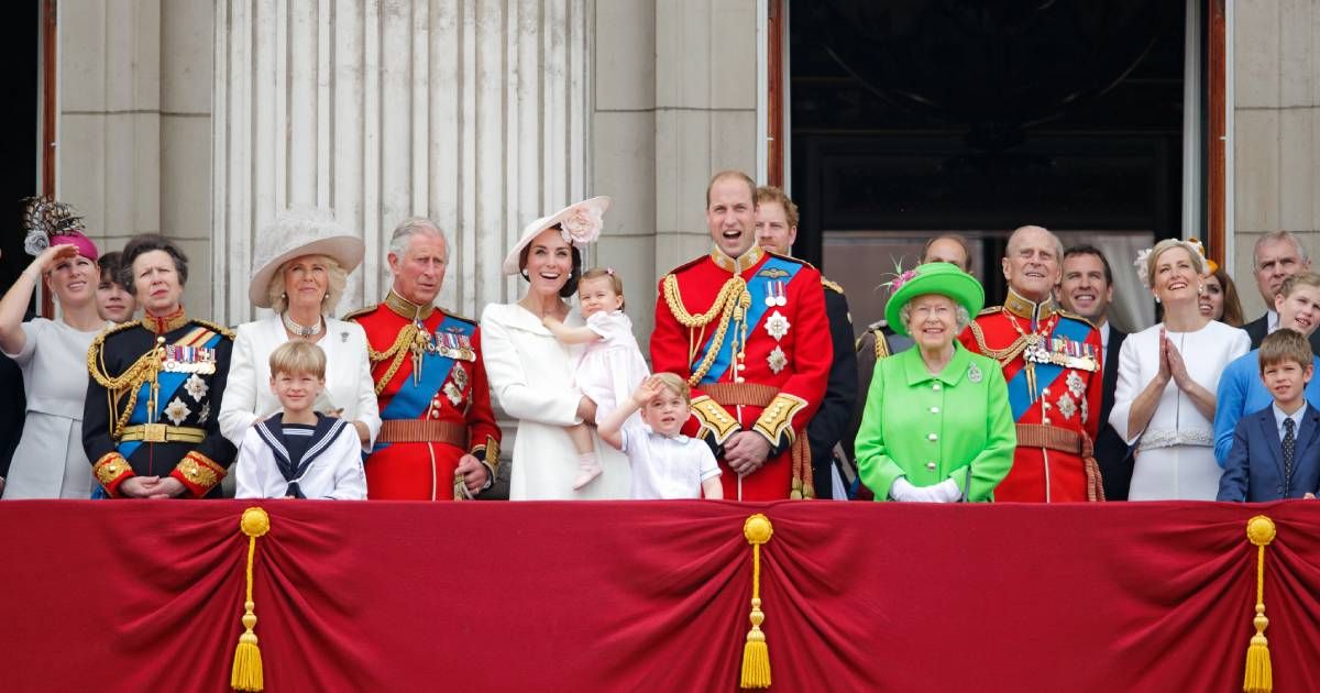 Kate Middleton and The Queen's Royal Fashion Etiquette Guide | Marie Claire UK