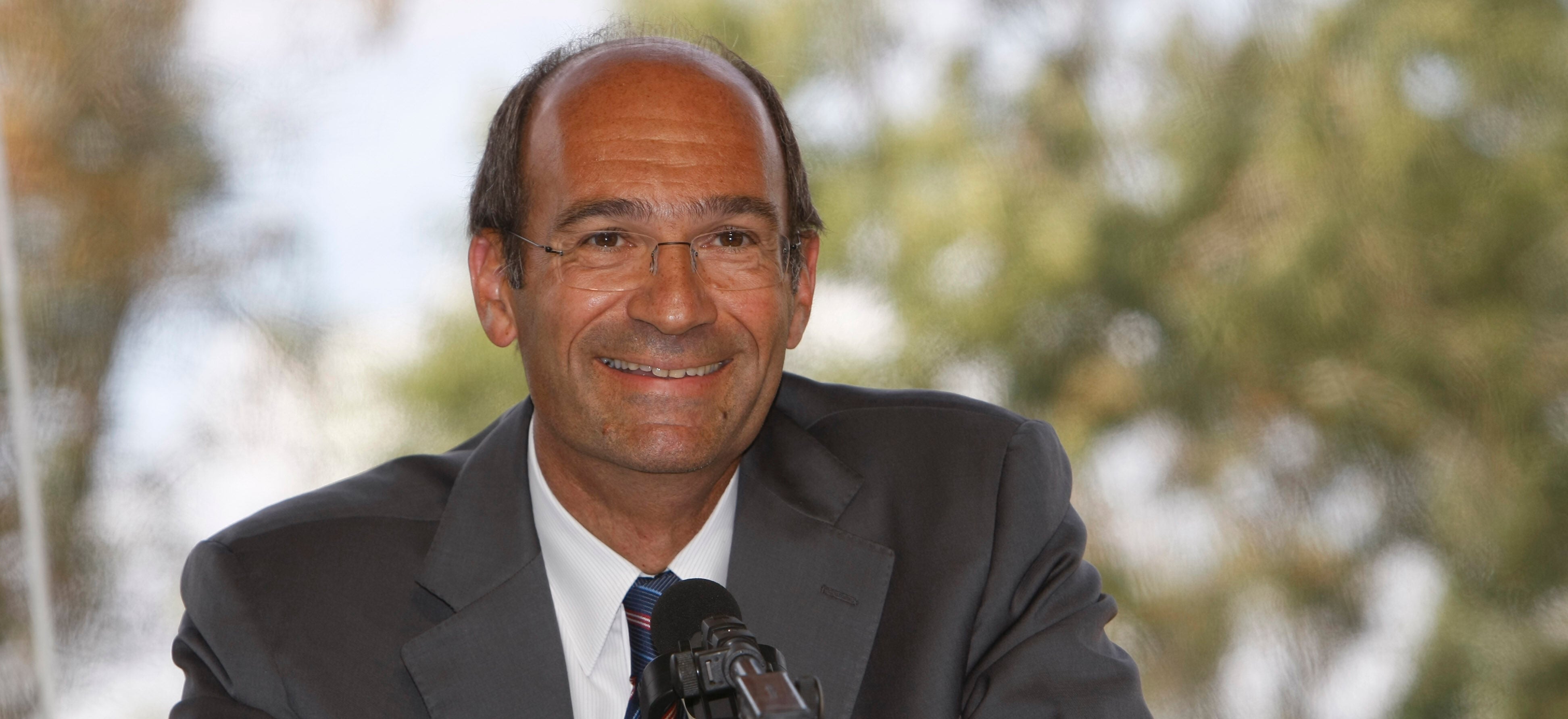 Le fil Facebook de l'affaire Bettencourt: Éric Woerth a rejoint le groupe «La justice m'a blanchi» | Slate.fr