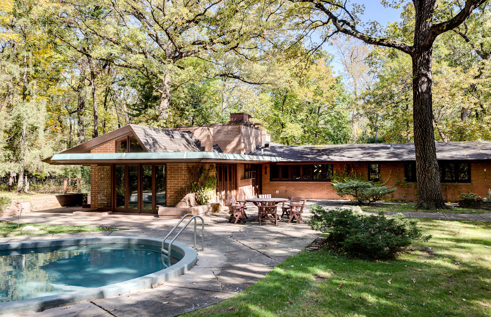 Frank Lloyd Wright’s Usonian Carr House is for sale near Chicago - The Spaces