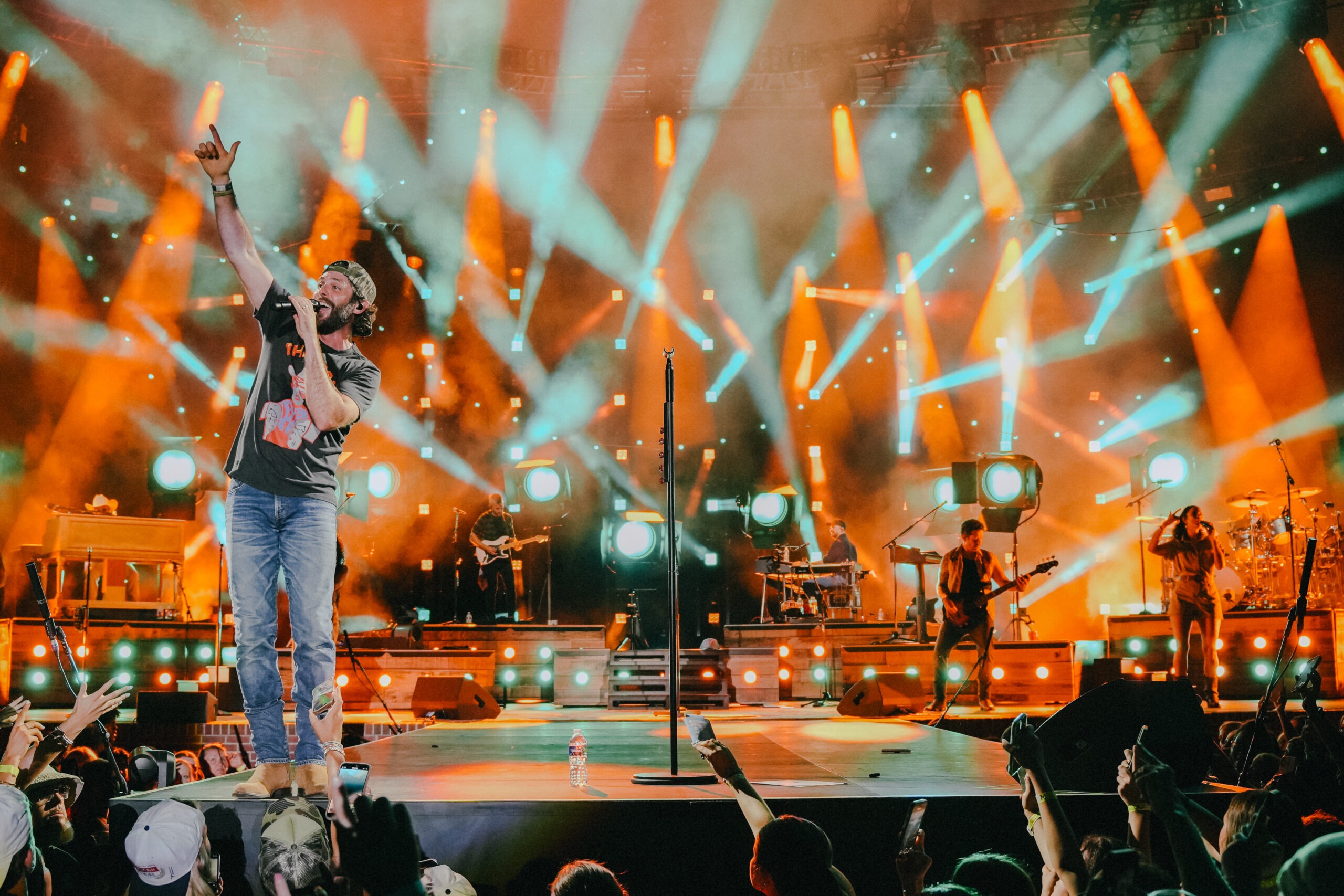 Thomas Rhett’s ‘Better in Boots Tour’ is the Full Package — and We Had the Chance to Experience It All (Review) – Celeb Secrets