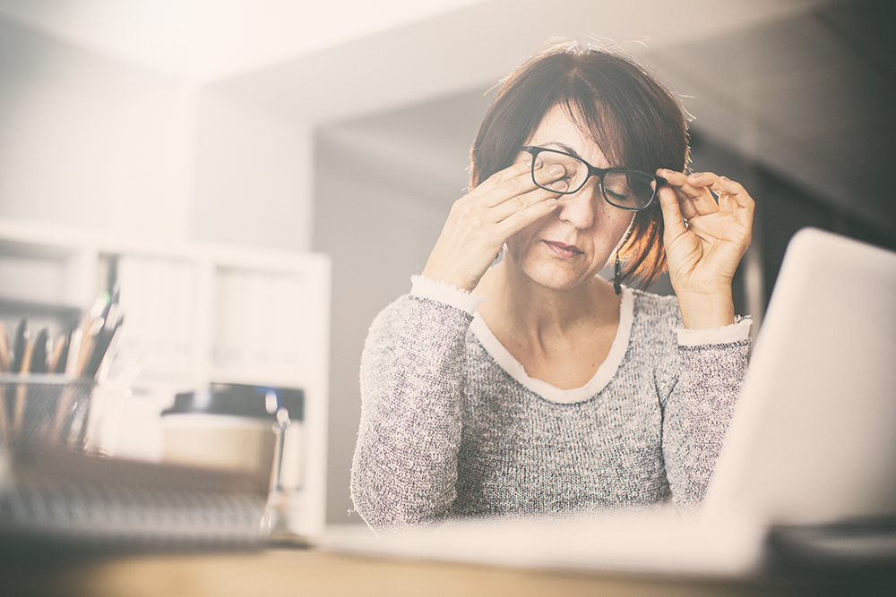 Women who experience early menopause spend 4 months fewer in work during their early 50s | CLS