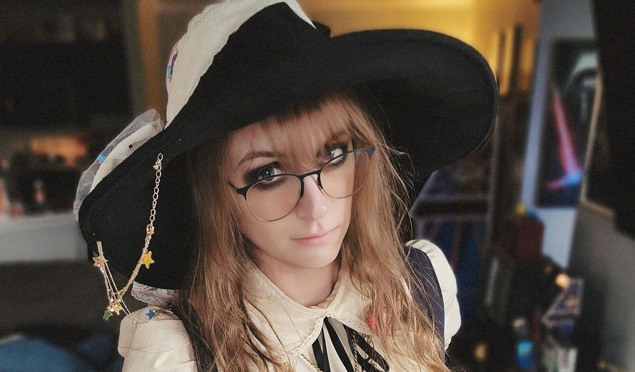 Nazu's Cosplay is Funny and Boundary-Breaking