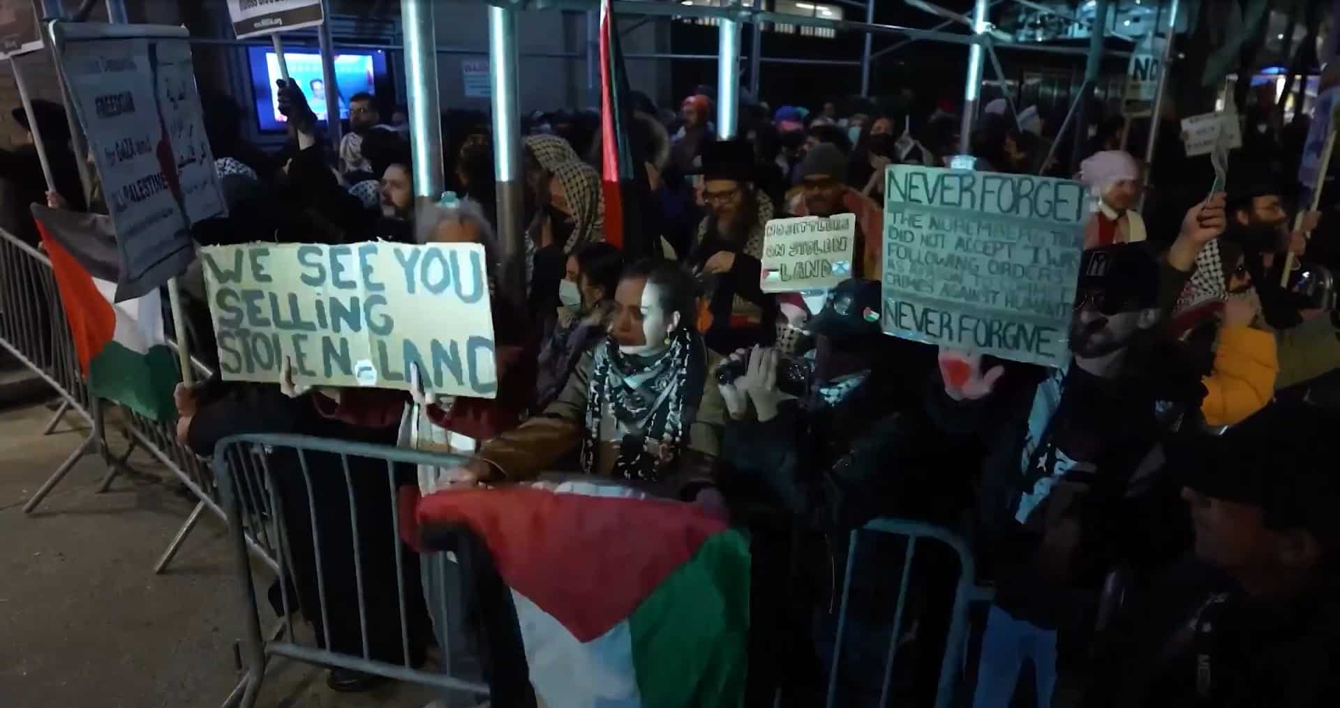 Demonstrators Chant 'Globalize the Intifada' and Other Violent Antisemitic Threats Outside New York City Synagogue | Combat Antisemitism Movement