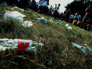 Crafty Reuse: Ten Projects for Plastic Bottles • Crafting a Green World