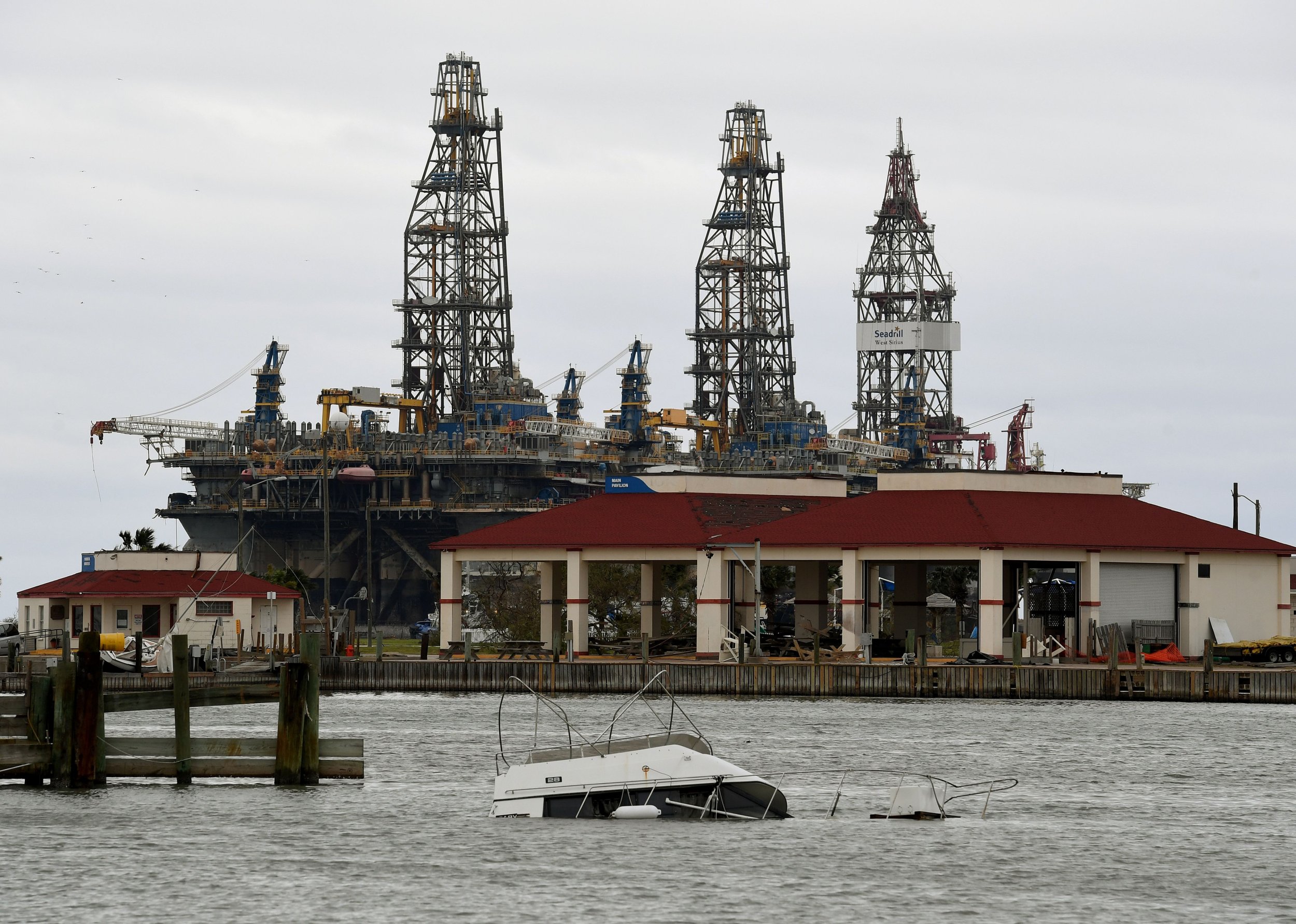 Harvey Disrupts Texas Oil Production: Port Arthur Refinery Shuts Down | IBTimes