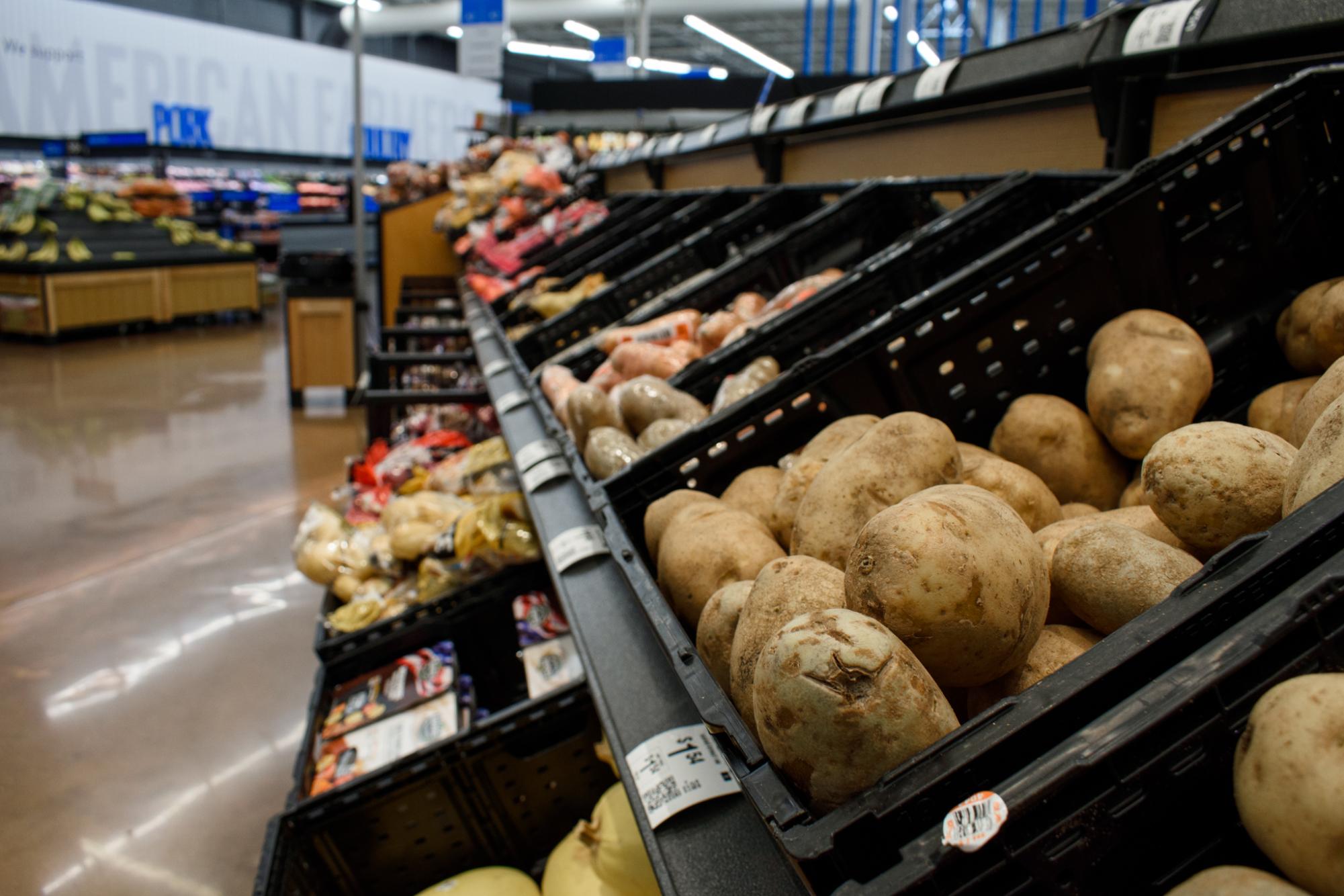 CU community, Illinois prepare for SNAP suspension - The Daily Illini