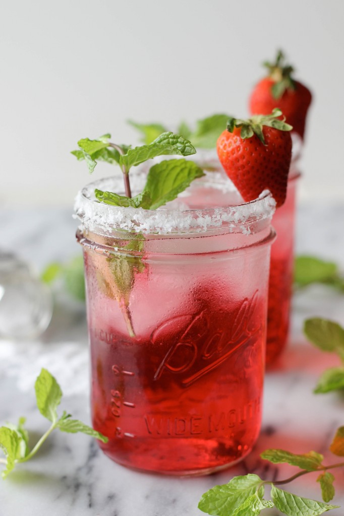 Cranberry Margarita - Damn Delicious