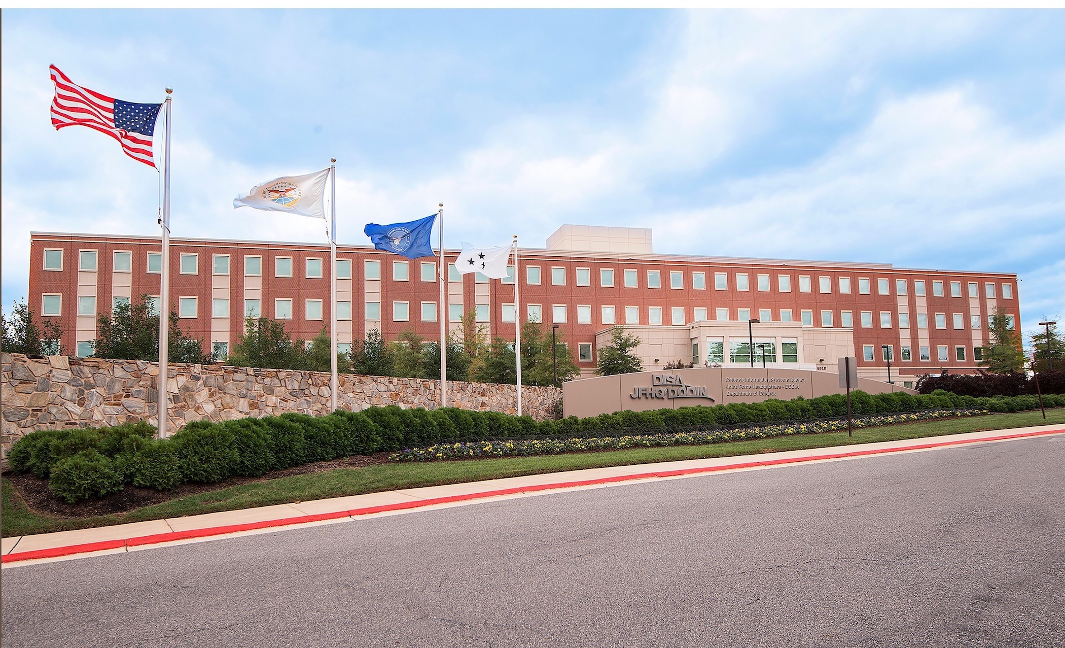 Booz Allen wins first prototype contract for DISA's zero trust program | DefenseScoop