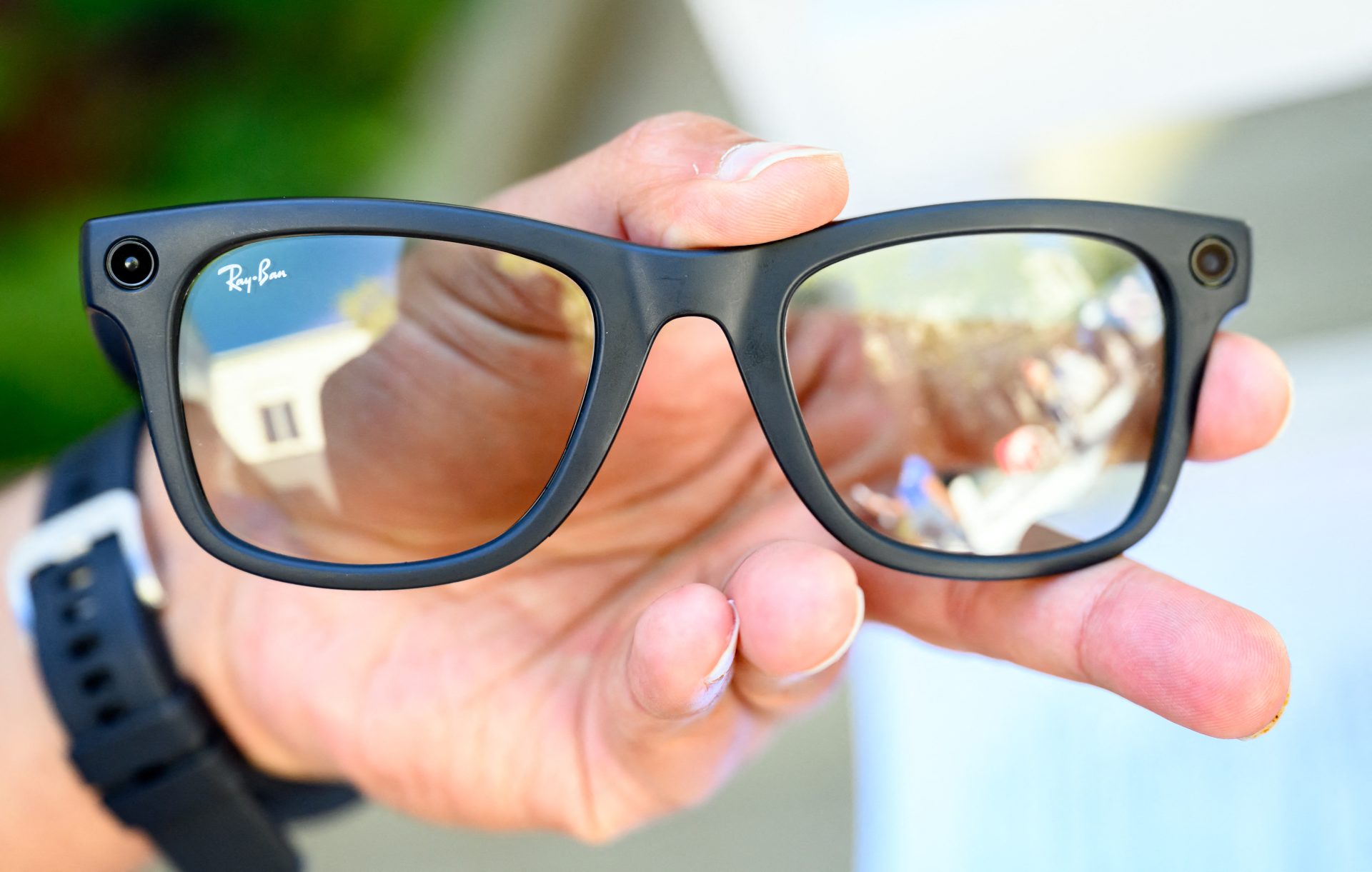 Air Force bans Meta AI glasses over OPSEC concerns, while other services' policies vary | DefenseScoop