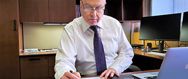 Dean Chiodo announces plans to step down - UW School of Dentistry