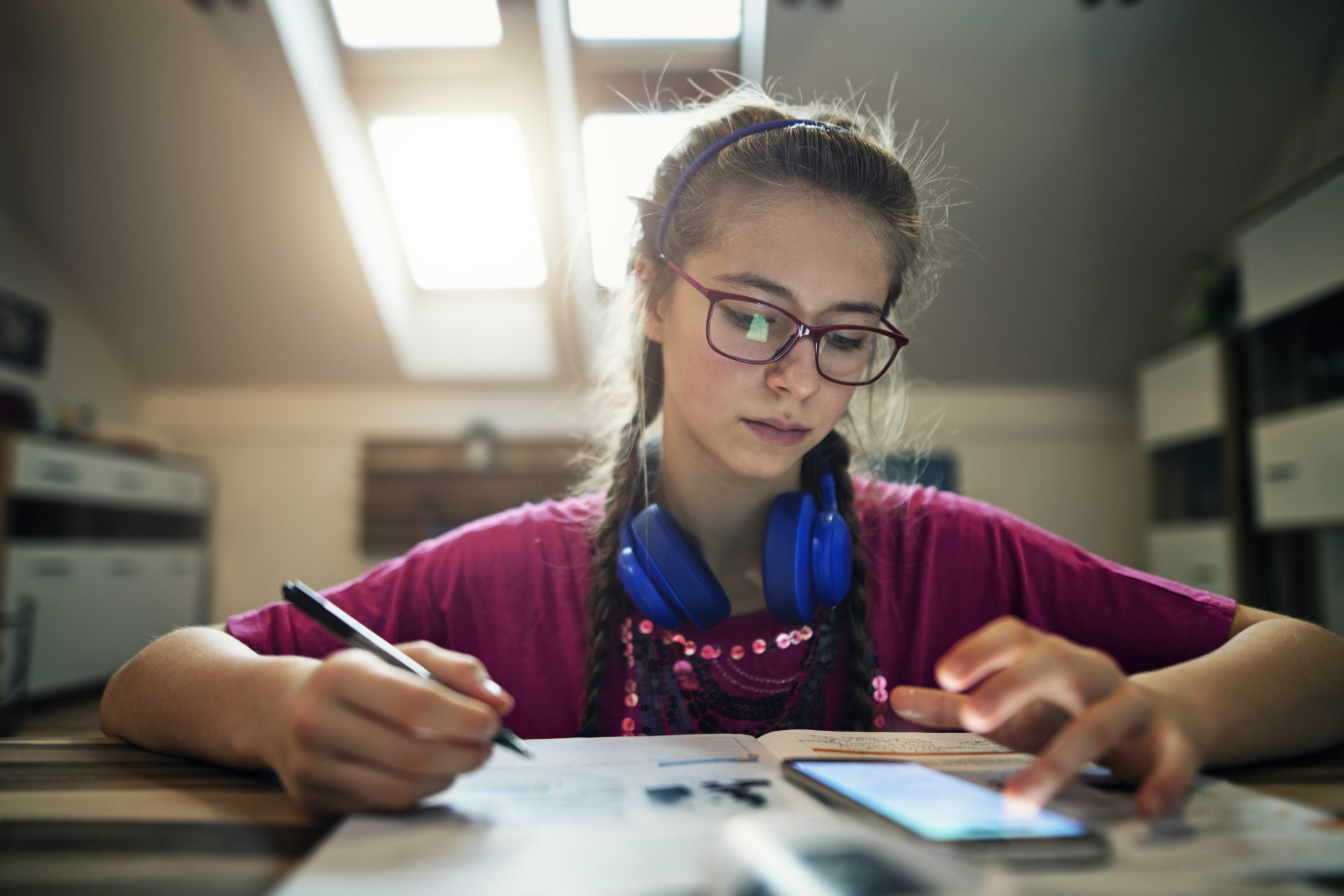 Screen time: Impacts on education and wellbeing - Digital Youth
