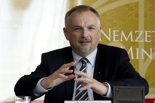 Leaked documents expose Hungarian oil company CEO’s controversial role in an EU programme - Direkt36
