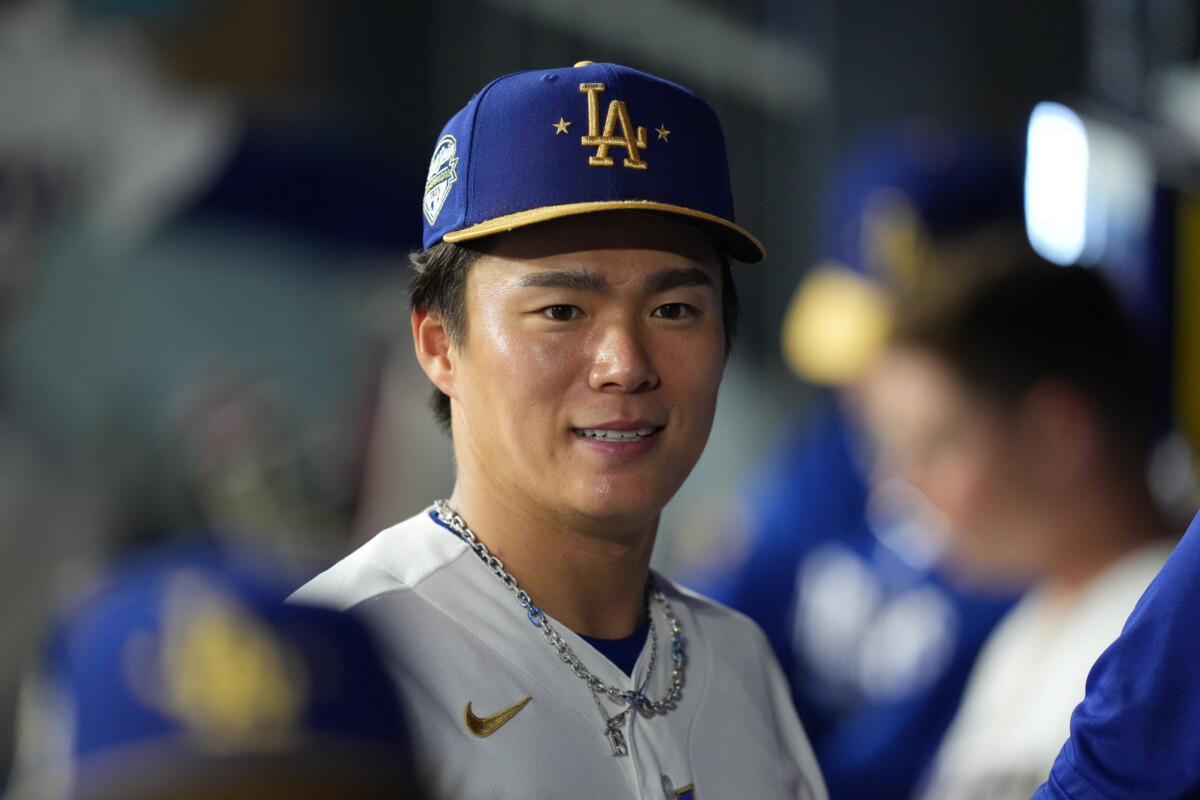 Dodgers Star had Yamamoto Sign Yoshi Bobblehead