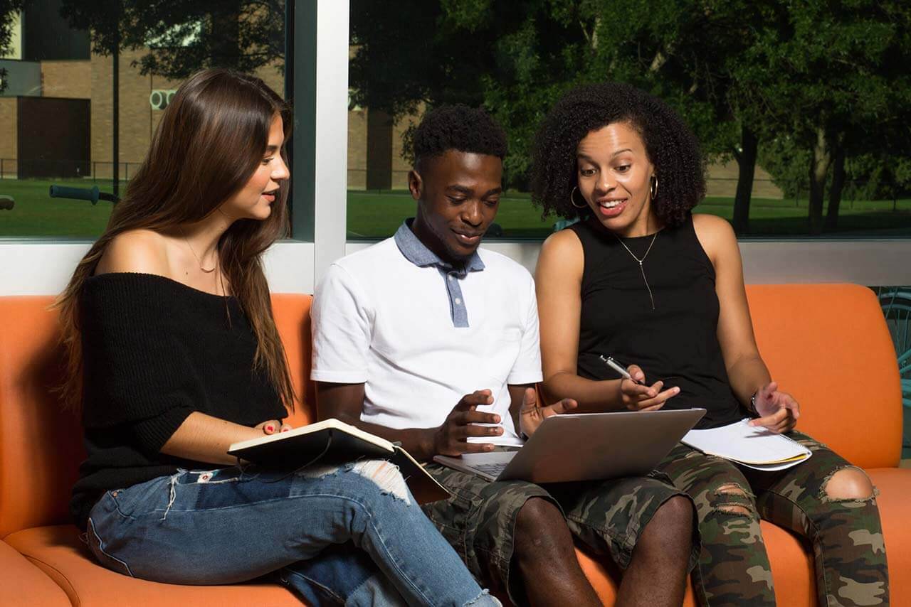 Which companies employ the most college graduat...Entry Level Jobs | Internships for Students | College Recruiter