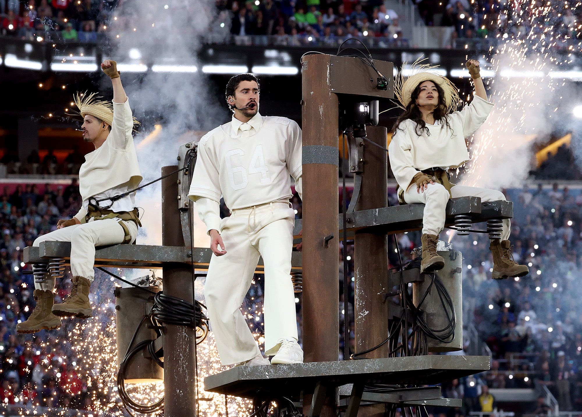 ¿Por qué Bad Bunny Cantaba Sobre Un Dañado Poste Eléctrico En el Super Bowl? - Earthjustice