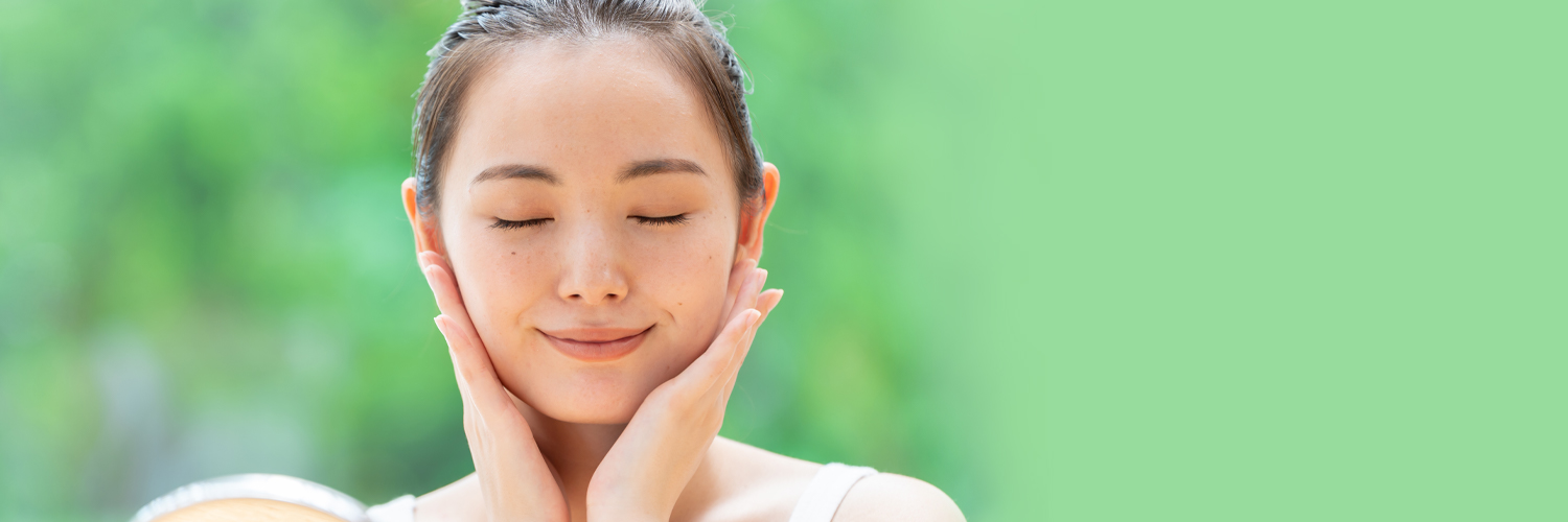Female Daily Editorial - Kapan Sih Waktu yang Tepat untuk Pakai Essence?