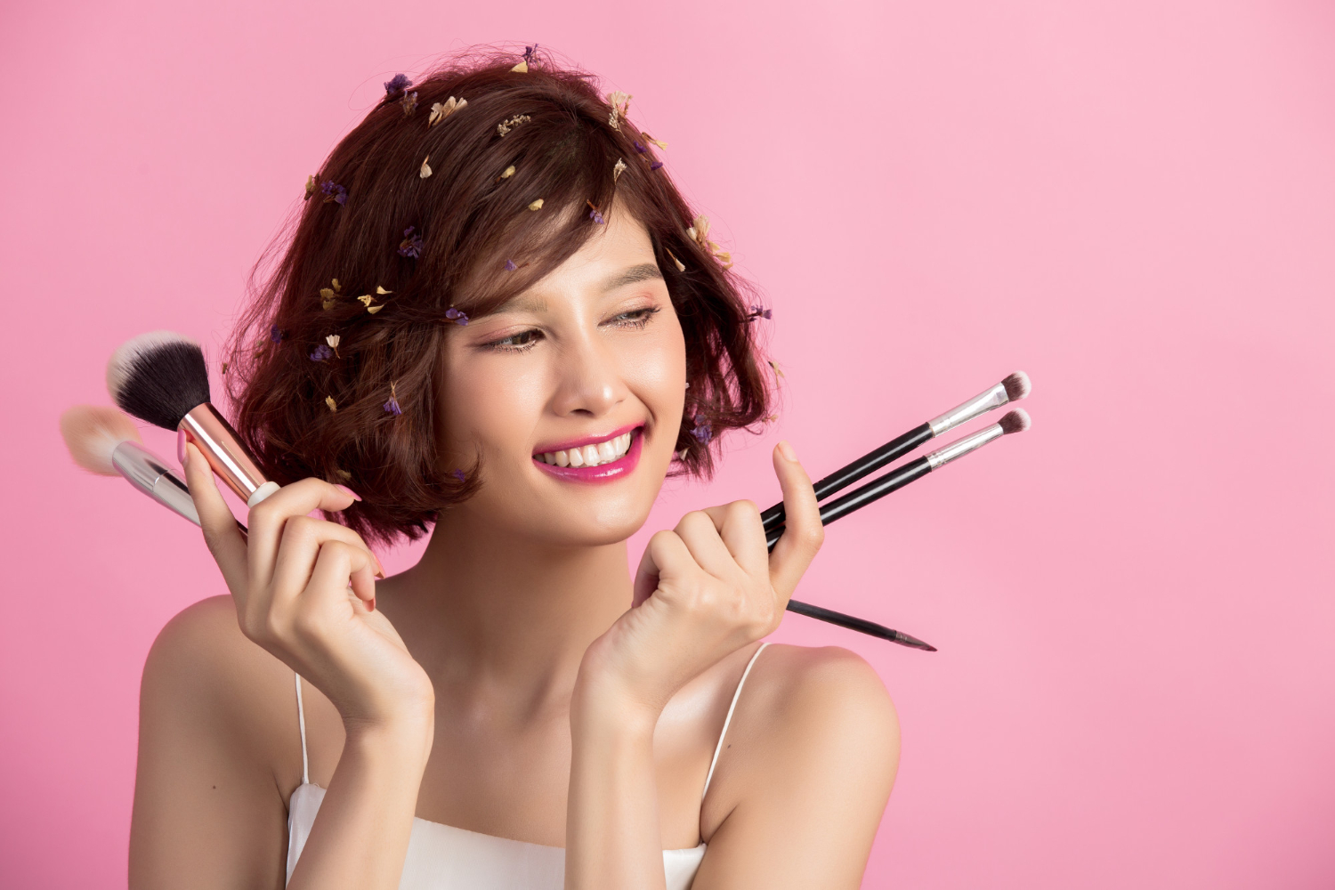Female Daily Editorial - Ini 5 Beauty Tools Lokal yang Wajib Punya untuk Hasil Makeup Flawless!