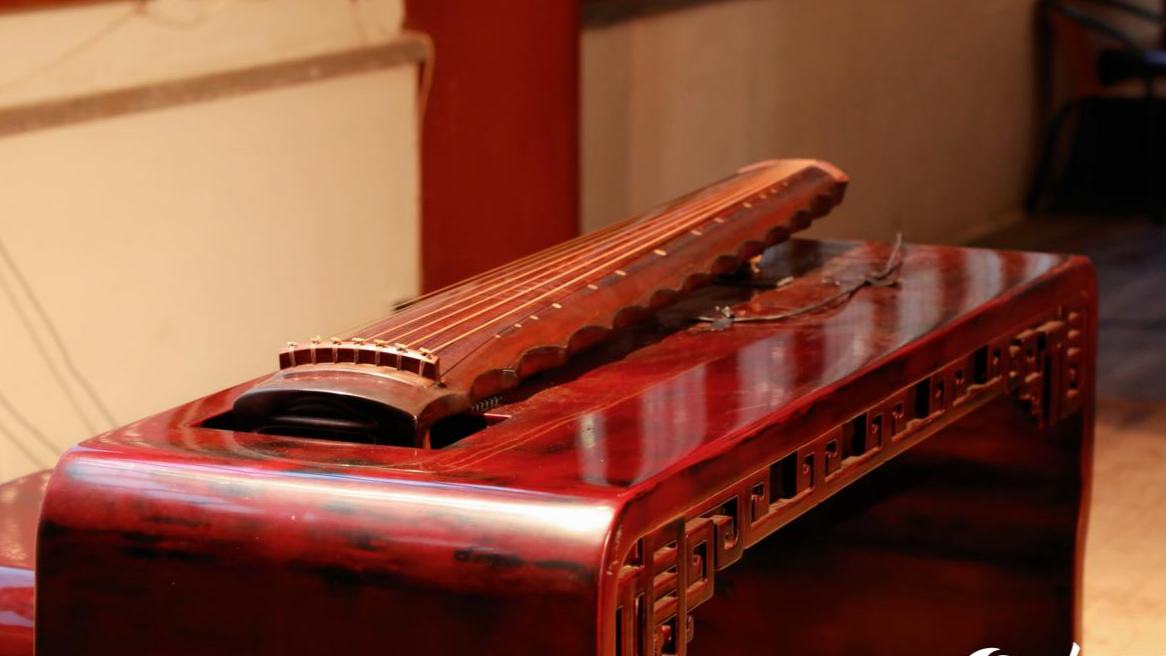 From survival to revival, ancient Hezhen ethnic art breathes new life - People's Daily Online