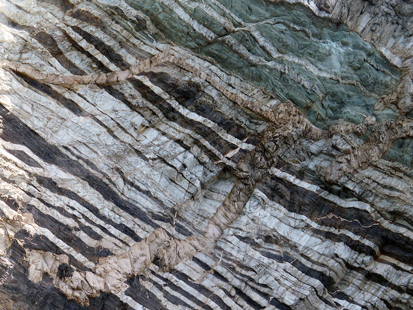 Modeling Fluid Migration in Subduction Zones - Eos
