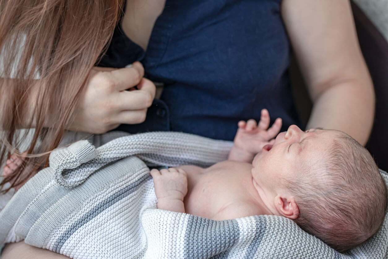 Las crisis de lactancia a los 6 meses - Eres Mamá