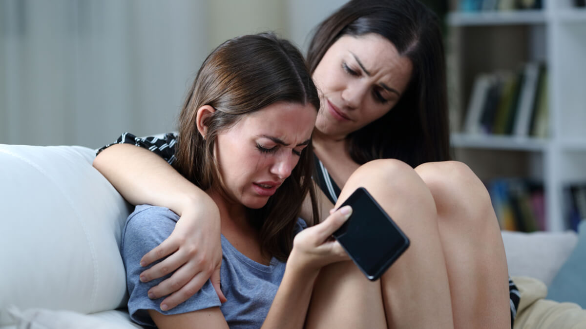 Cómo prevenir el ciberbullying: guía para padres, jóvenes y educadores - Eres Mamá