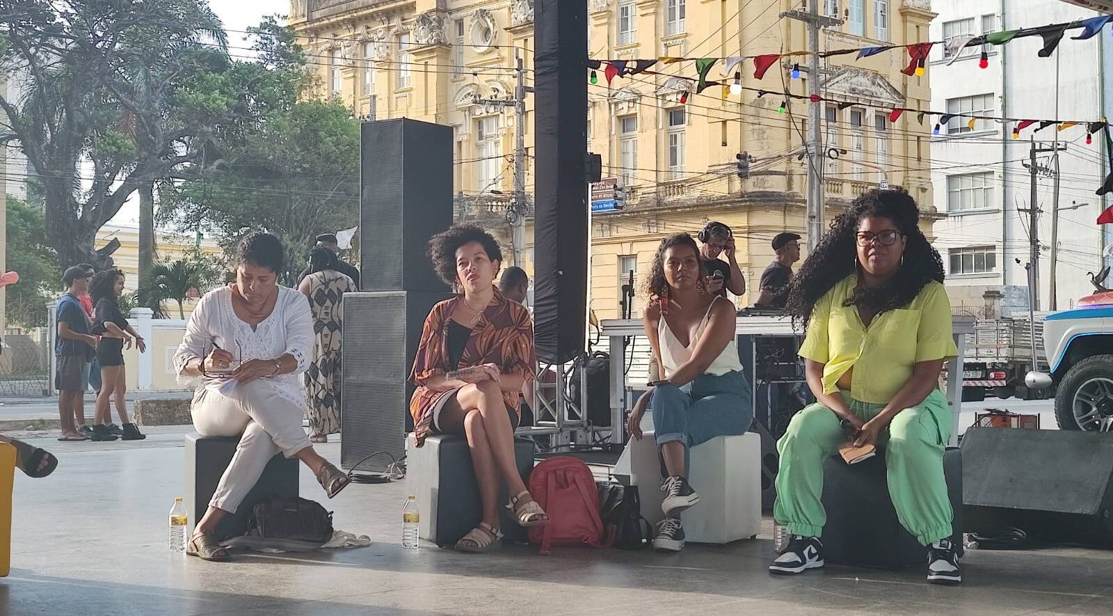 “A história oficial do brasil é desinformação” — indo além do trauma bolsonarista para pensar sua superação -